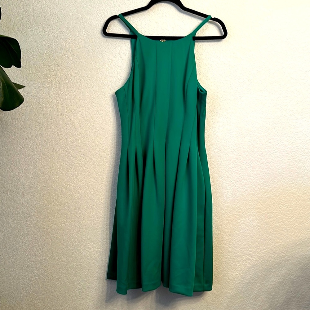 Calvin Klein Green Sleeveless Pleated Dress. Size 12. Lined. Beautiful.